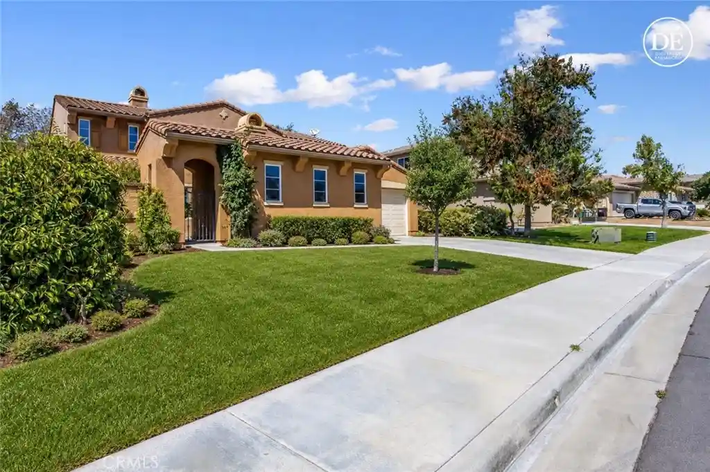 Photo 1 of Sale Pending at 37473 Starmist Wy, Murrieta, CA 92563 | MLS# IG26186124 | Listing updated on 2026-10-25