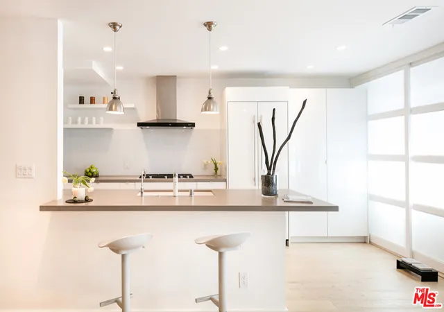 Photo 1 of Condo for sale at 13050 Mindanao Wy #6, Marina Del Rey, CA 90292 | MLS# 26885401 | Listing updated on 2026-09-25