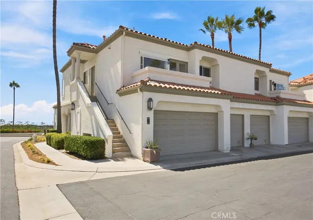 Townhouse for sale at 17 Grand Master Ct, Dana Point, CA 92629 | MLS# OC26187775