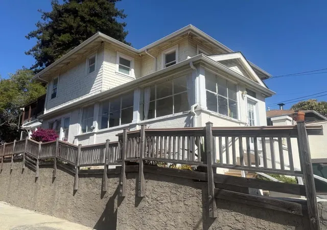 Photo 3 of House for sale at 511 Capitola Ave, Capitola, CA 95010 | MLS# ML82059281 | Listing updated on 2026-10-01