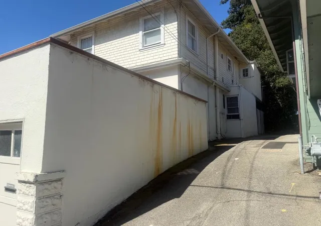 Photo 4 of House for sale at 511 Capitola Ave, Capitola, CA 95010 | MLS# ML82059281 | Listing updated on 2026-10-01