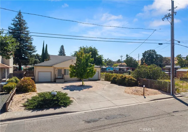 Photo 3 of Multi family home for sale at 85 Royale Ave, Lakeport, CA 95453 | MLS# LC26188286 | Listing updated on 2026-10-28