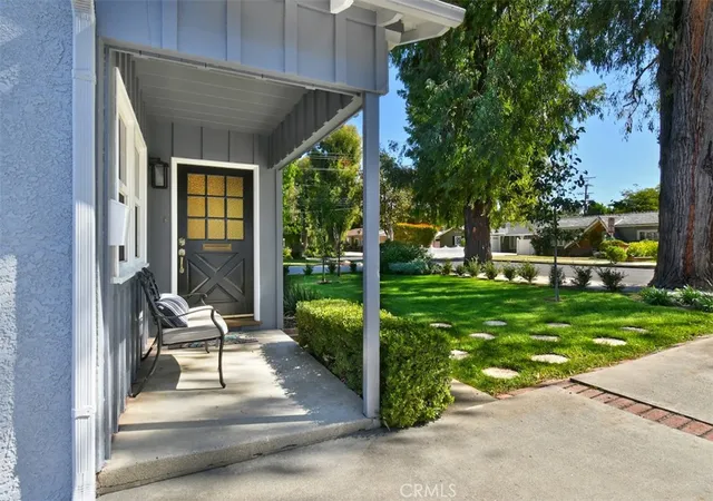 Photo 3 of Single family home for sale at 22025 De La Osa, Woodland Hills, CA 91364 | MLS# SR26146856 | Listing updated on 2026-09-29