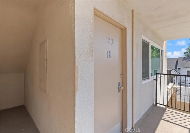 Photo 2 of Sale Pending at 1115 Cordova St #123, Pasadena, CA 91106 | MLS# SB26188872 | Listing updated on 2026-09-29