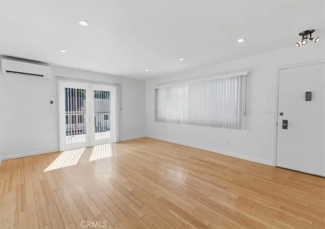 Photo 3 of Sale Pending at 1115 Cordova St #123, Pasadena, CA 91106 | MLS# SB26188872 | Listing updated on 2026-09-29