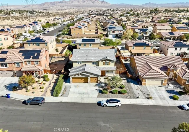 Photo 3 of Single family home for sale at 15128 Colville Ct, Victorville, CA 92394 | MLS# DW26186133 | Listing updated on 2026-09-19
