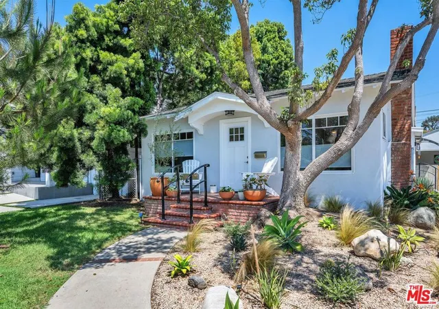 Photo 3 of Single family home for sale at 853 22nd St, Santa Monica, CA 90403 | MLS# 26901671 | Listing updated on 2026-10-07