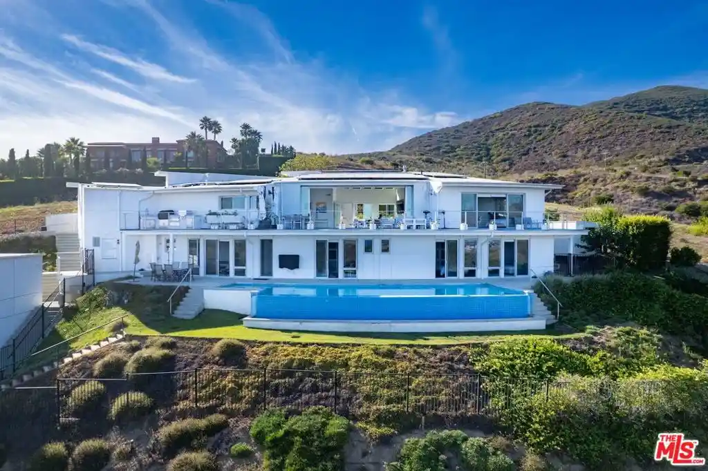Photo 1 of Mansion for sale at 28405 Via Acero St, Malibu, CA 90265 | MLS# 26875897 | Listing updated on 2026-10-22