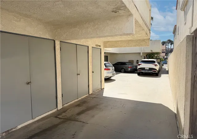Photo 6 of Multi family home for sale at 119 14Th St, Huntington Beach, CA 92648 | MLS# PW26188977 | Listing updated on 2026-09-21