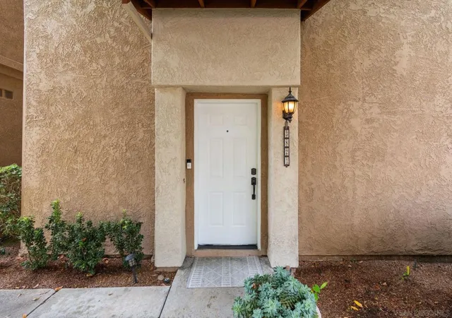 Photo 2 of Townhouse for sale at 3821 Creststone Pl, San Diego, CA 92130 | MLS# 260021144SD | Listing updated on 2026-10-01