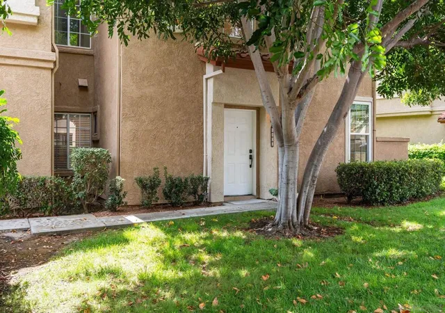 Photo 3 of Townhouse for sale at 3821 Creststone Pl, San Diego, CA 92130 | MLS# 260021144SD | Listing updated on 2026-10-01