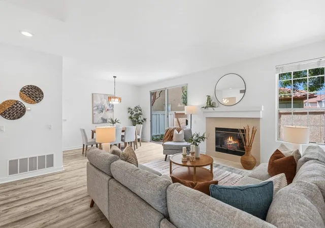Photo 4 of Townhouse for sale at 3821 Creststone Pl, San Diego, CA 92130 | MLS# 260021144SD | Listing updated on 2026-10-01