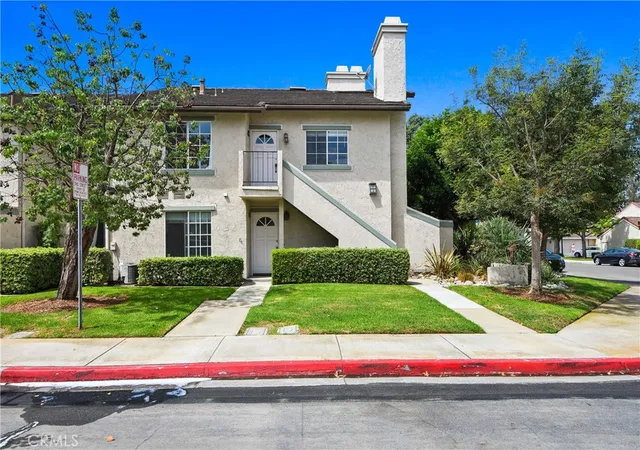 Photo 2 of Condo for sale at 141 Oxford, Irvine, CA 92612 | MLS# OC26188877 | Listing updated on 2026-10-02