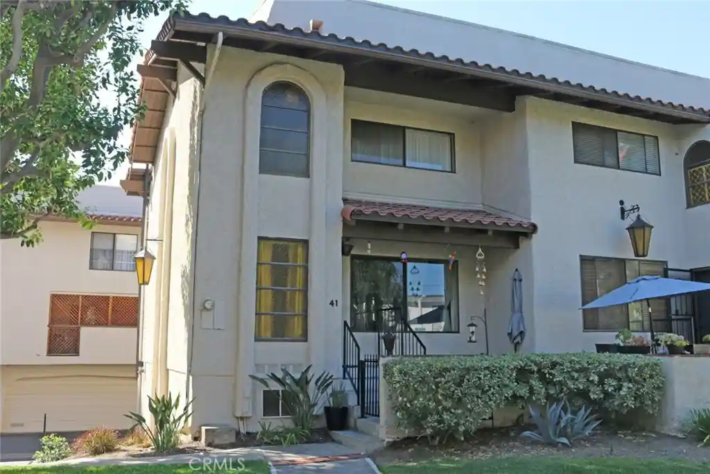 Listing Photo 1 - Condo for sale in 400 S Flower St S located at 400 S Flower St S, Orange, CA 92868 - Unit #41