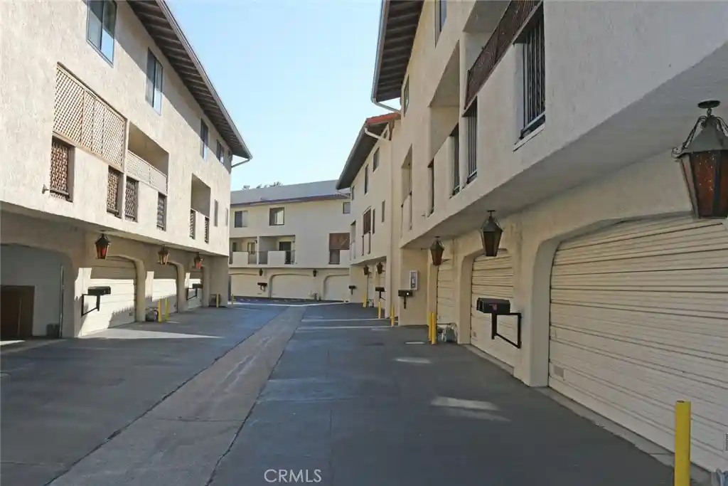 Listing Photo 20 - Condo for sale in 400 S Flower St S located at 400 S Flower St S, Orange, CA 92868 - Unit #41