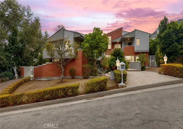 Photo 1 of Sale Pending at 742 Greenridge, La Canada Flintridge, CA 91011 | MLS# CV26188963 | Listing updated on 2026-10-02