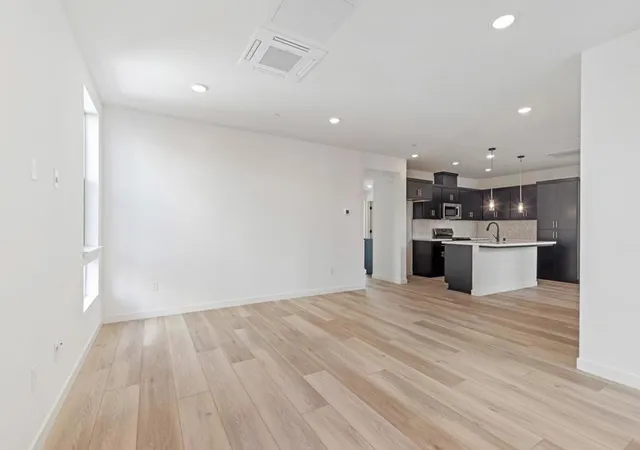 Photo 4 of Condo for sale at 6710 Optimum Loop, San Jose, CA 95119 | MLS# ML82059392 | Listing updated on 2026-10-12