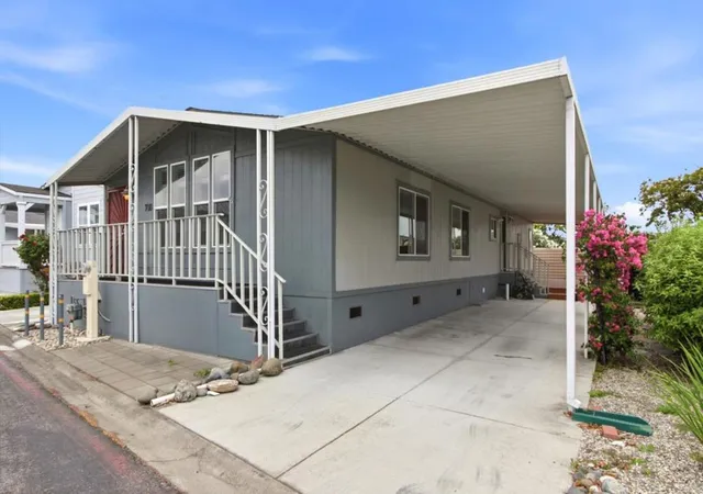 Photo 3 of Manufactured home for sale at 1085 Tasman Dr #700, Sunnyvale, CA 94089 | MLS# ML82059391 | Listing updated on 2026-09-20
