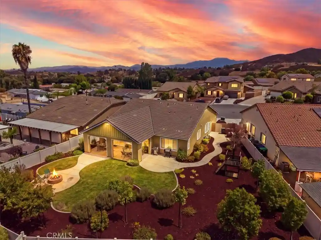 Photo 1 of Sale Pending at 33563 Sunbonnet Ct, Wildomar, CA 92595 | MLS# SW26182834 | Listing updated on 2026-10-19