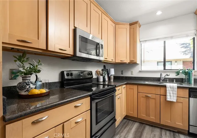 Listing Photo 4 - Condo for sale in building located at 1420 Sherman Ave, Chico, CA 95926 - Unit #16
