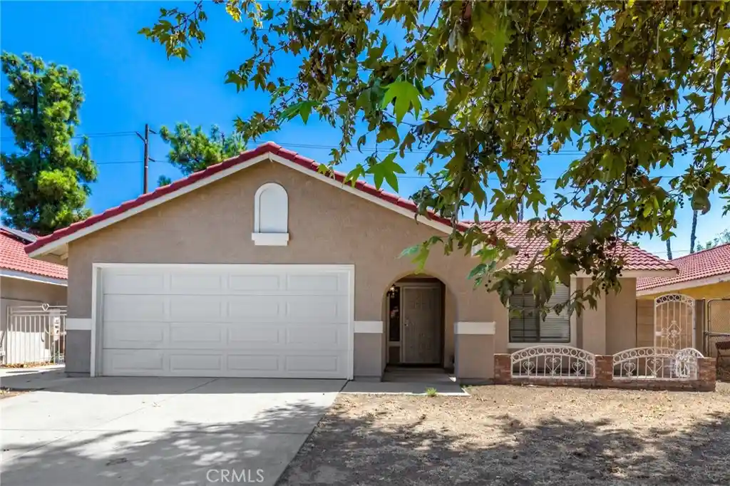 Photo 1 of Single family home for sale at 560 Boston St, Hemet, CA 92545 | MLS# SW26187934 | Listing updated on 2026-10-16
