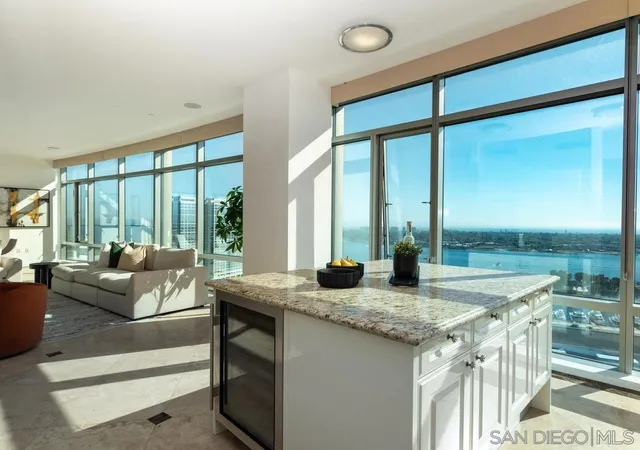 Listing Photo 4 - Condo for sale in building located at 165 6Th Ave, San Diego, CA 92101 - Unit #2803