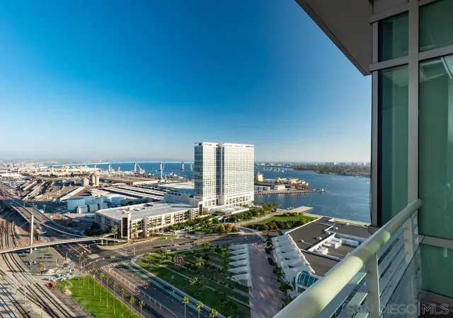 Listing Photo 5 - Condo for sale in building located at 165 6Th Ave, San Diego, CA 92101 - Unit #2803