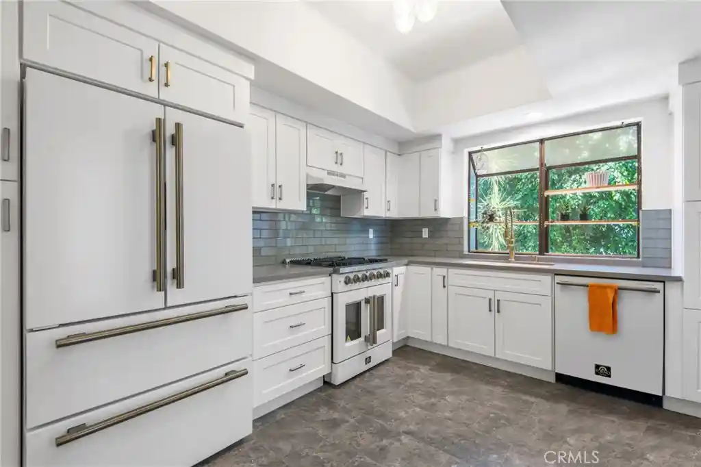 Condo for sale at 5340 Wilkinson Ave #5, Valley Village, CA 91607 | MLS# SR26188040