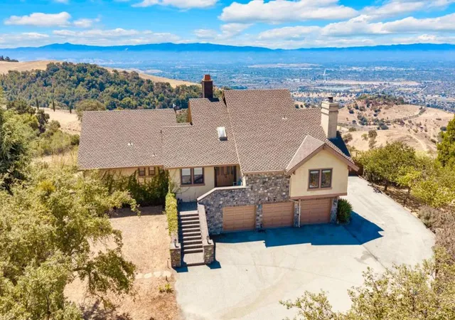 Photo 1 of Sale Pending at 3020 Three Springs Rd, San Jose, CA 95140 | MLS# ML82059431 | Listing updated on 2026-09-23