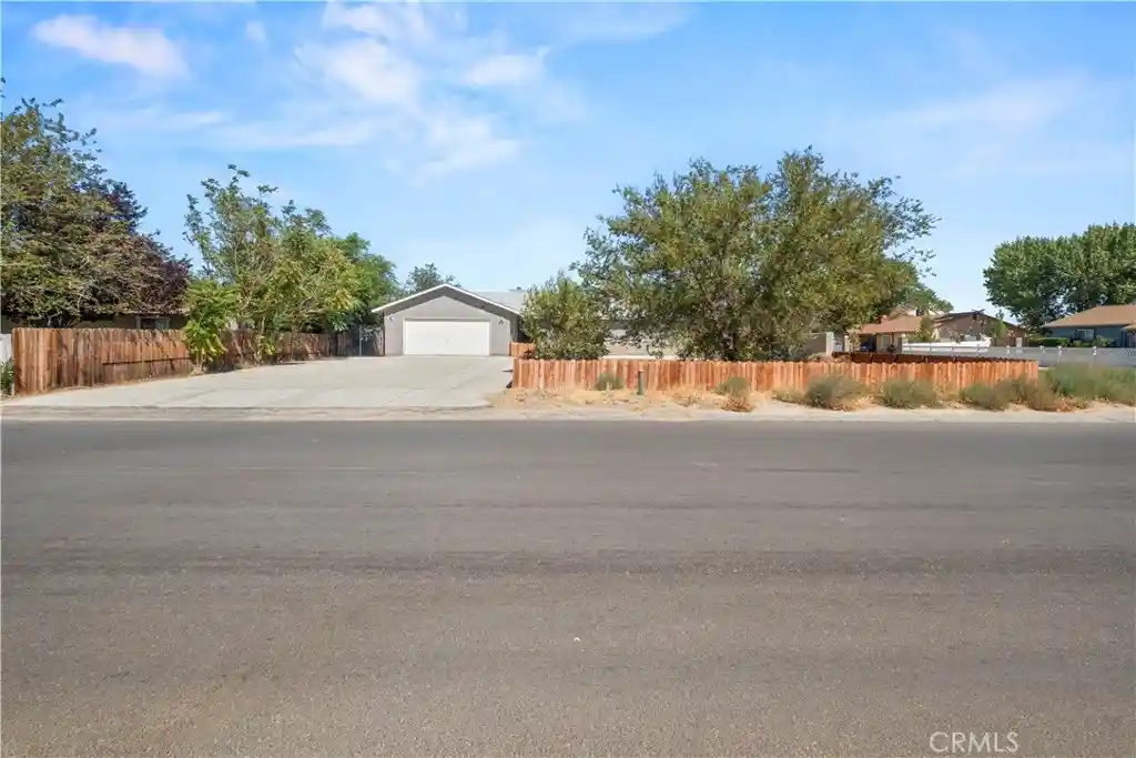 Photo 1 of Sale Pending at 40904 168th E, Lake Los Angeles, CA 93535 | MLS# SR26189314 | Listing updated on 2026-10-13