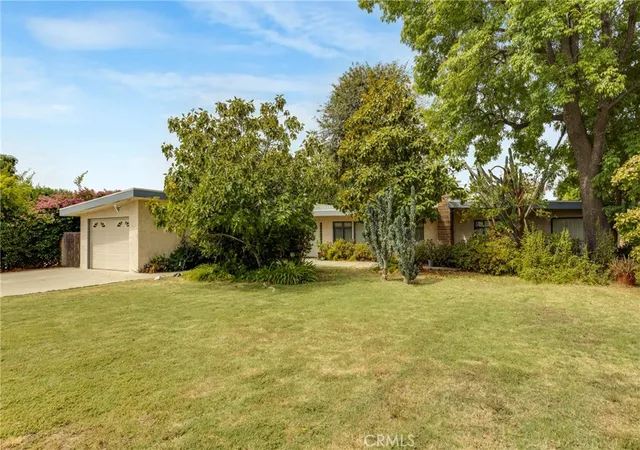 Photo 1 of Sale Pending at 7911 Genesta, Lake Balboa, CA 91406 | MLS# DW26189410 | Listing updated on 2026-09-17