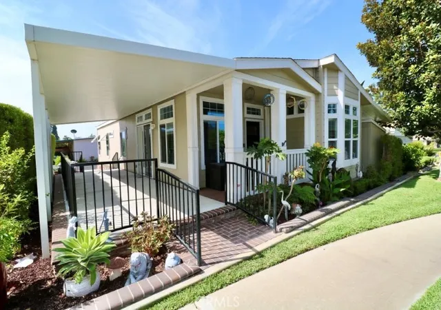 Photo 3 of Manufactured home for sale at 16935 Lake Forest Ln #94, Yorba Linda, CA 92886 | MLS# OC26189443 | Listing updated on 2026-10-09