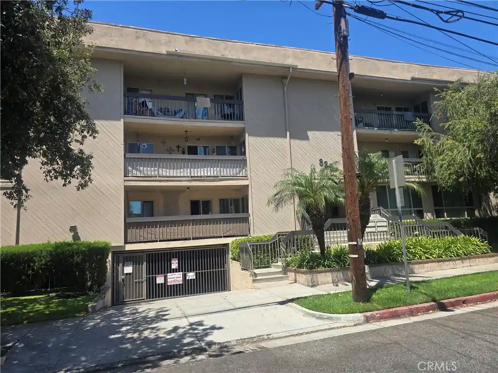 Condo for sale at 335 N Adams #106, Glendale, CA 91206 | MLS# RS26189471