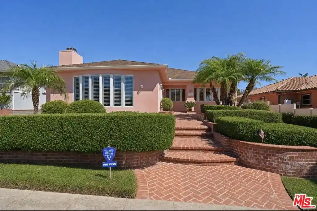Photo 1 of Single family home for sale at 6222 Flores Ave, Los Angeles, CA 90056 | MLS# 26901105 | Listing updated on 2026-10-15