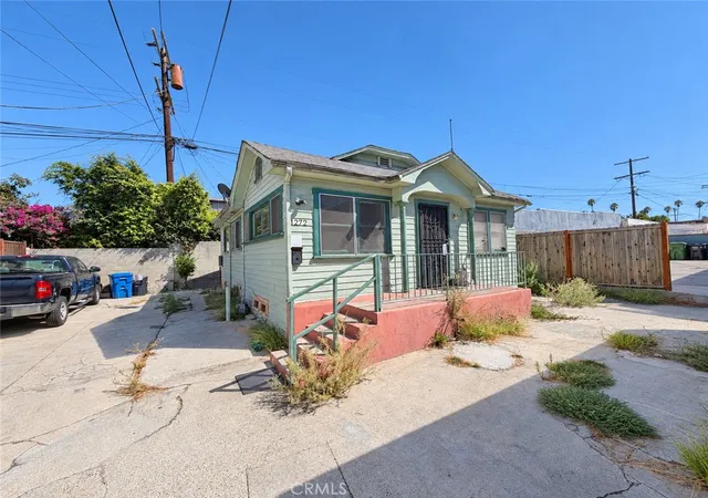 Photo 2 of Multi family home for sale at 1272 Queen Anne, Los Angeles, CA 90019 | MLS# DW26189542 | Listing updated on 2026-10-04