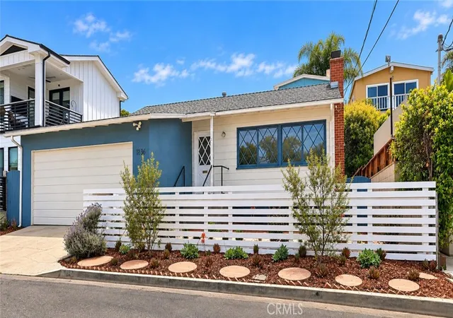 Photo 2 of Single family home for sale at 1836 Hillcrest, Hermosa Beach, CA 90254 | MLS# SB26183767 | Listing updated on 2026-10-09