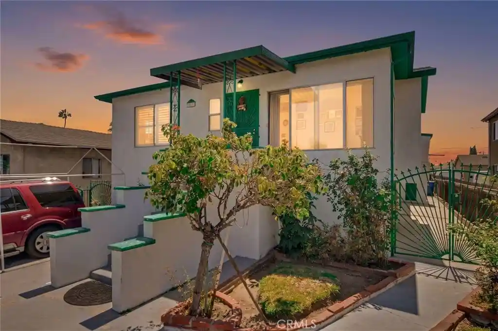 Multi family home for sale at 828 W 73Rd, Los Angeles, CA 90044 | MLS# CV26189535