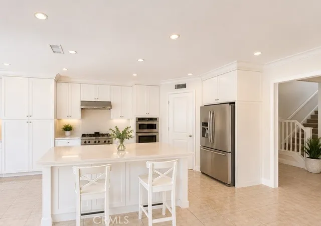 Listing Photo 2 - Condo for sale in building located at 59 Farmhand, Irvine, CA 92602