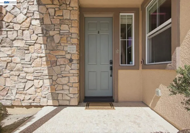 Photo 2 of Single family home for sale at 1172 Pimento Dr, Brentwood, CA 94513 | MLS# 41146633 | Listing updated on 2026-10-06