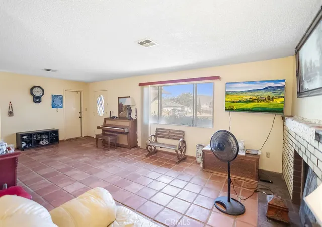 Photo 4 of Single family home for sale at 56347 Tamarisk Ct, Yucca Valley, CA 92284 | MLS# JT26189633 | Listing updated on 2026-09-13