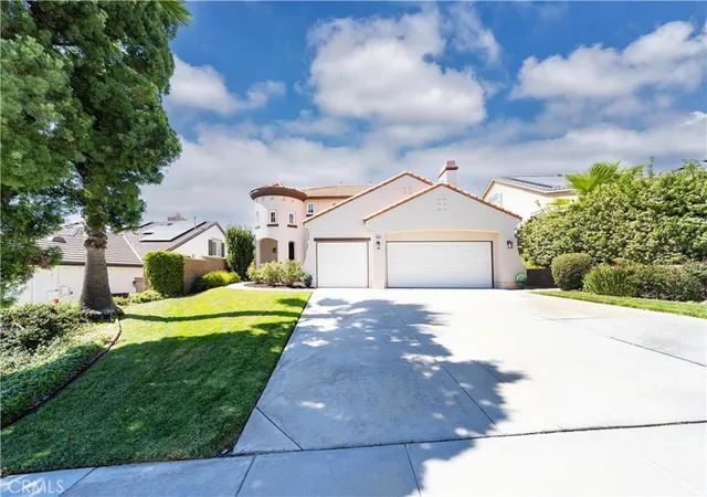 Photo 3 of Single family home for sale at 35495 Sumac, Murrieta, CA 92562 | MLS# SW26188533 | Listing updated on 2026-10-10
