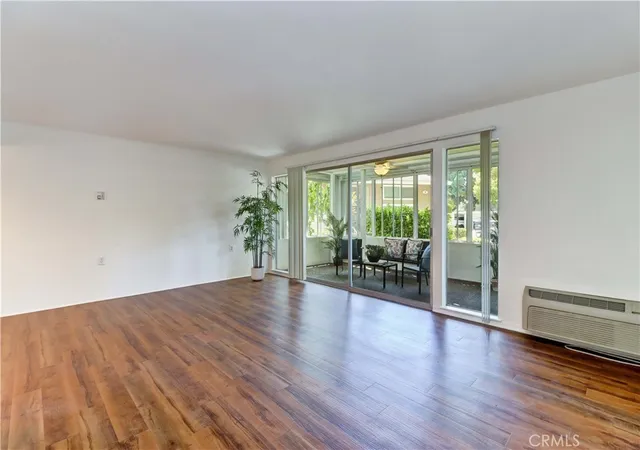 Listing Photo 5 - Condo for sale in building located at 8 Via Castilla, Laguna Woods, CA 92637 - Unit #H