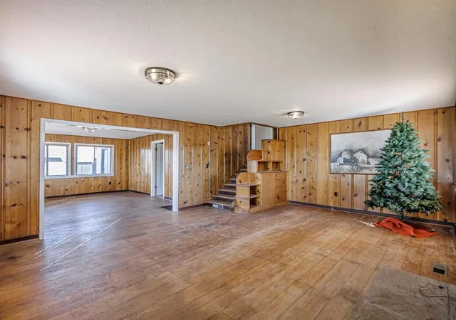Photo 3 of Single family home for sale at 35 Sycamore St, Watsonville, CA 95076 | MLS# ML82058959 | Listing updated on 2026-10-12