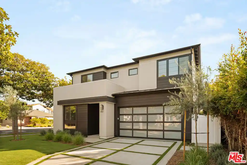 Photo 1 of Single family home for sale at 1531 Glencoe Ave, Venice, CA 90291 | MLS# 26901777 | Listing updated on 2026-10-21
