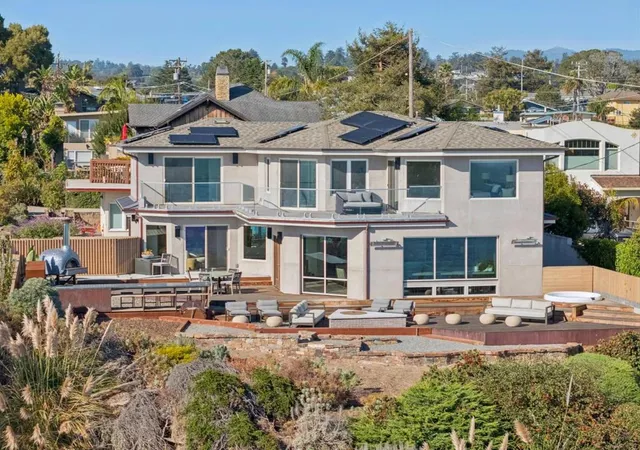 Photo 2 of Single family home for sale at 102 Long Leaf Ln, Aptos, CA 95003 | MLS# ML82045381 | Listing updated on 2026-10-04