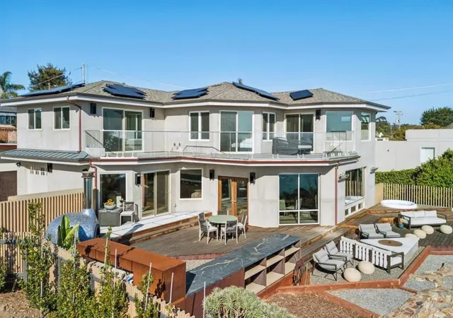 Photo 3 of Single family home for sale at 102 Long Leaf Ln, Aptos, CA 95003 | MLS# ML82045381 | Listing updated on 2026-10-04
