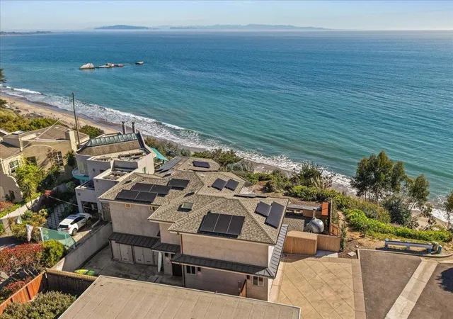 Photo 4 of Single family home for sale at 102 Long Leaf Ln, Aptos, CA 95003 | MLS# ML82045381 | Listing updated on 2026-10-04