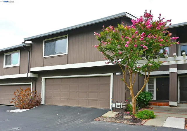 Townhouse for sale at 113 Westfield Cir, Danville, CA 94526 | MLS# 41146659