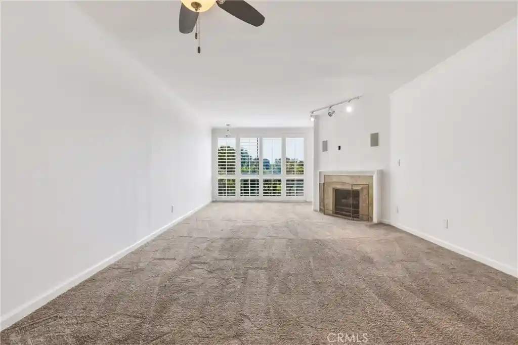 Listing Photo 2 - Condo for sale in 12720 Burbank Blvd located at 12720 Burbank Blvd, Los Angeles, CA 91607 - Unit #205