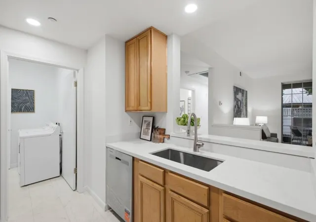 Photo 4 of Condo for sale at 613 Arcadia Ter #102, Sunnyvale, CA 94085 | MLS# ML82059178 | Listing updated on 2026-10-04